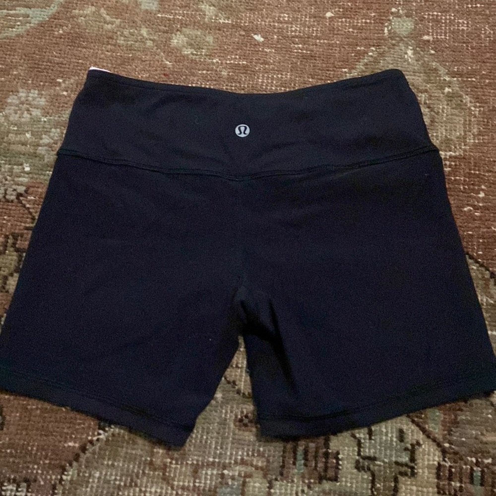 Lululemon black/reversible bike shorts